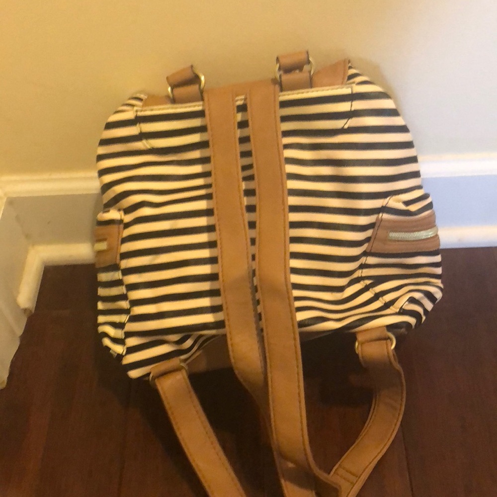Striped backpack - Picture 2 of 3